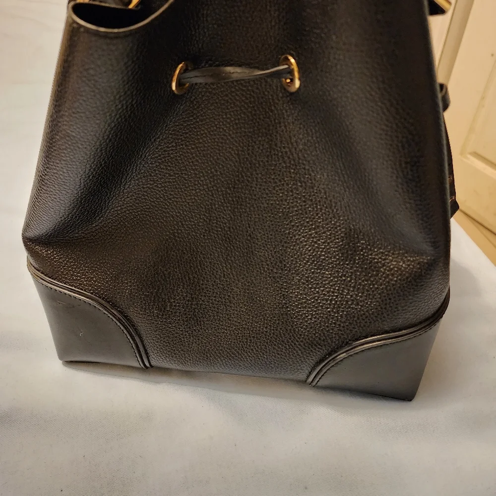 Michael Kors Bucket Bag - Picture 4 of 6